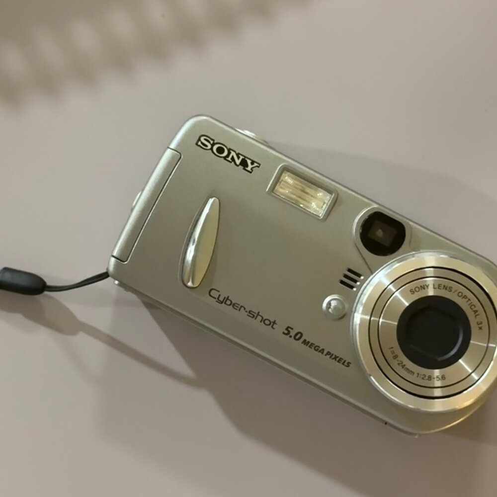 digital camera Model Sony P92